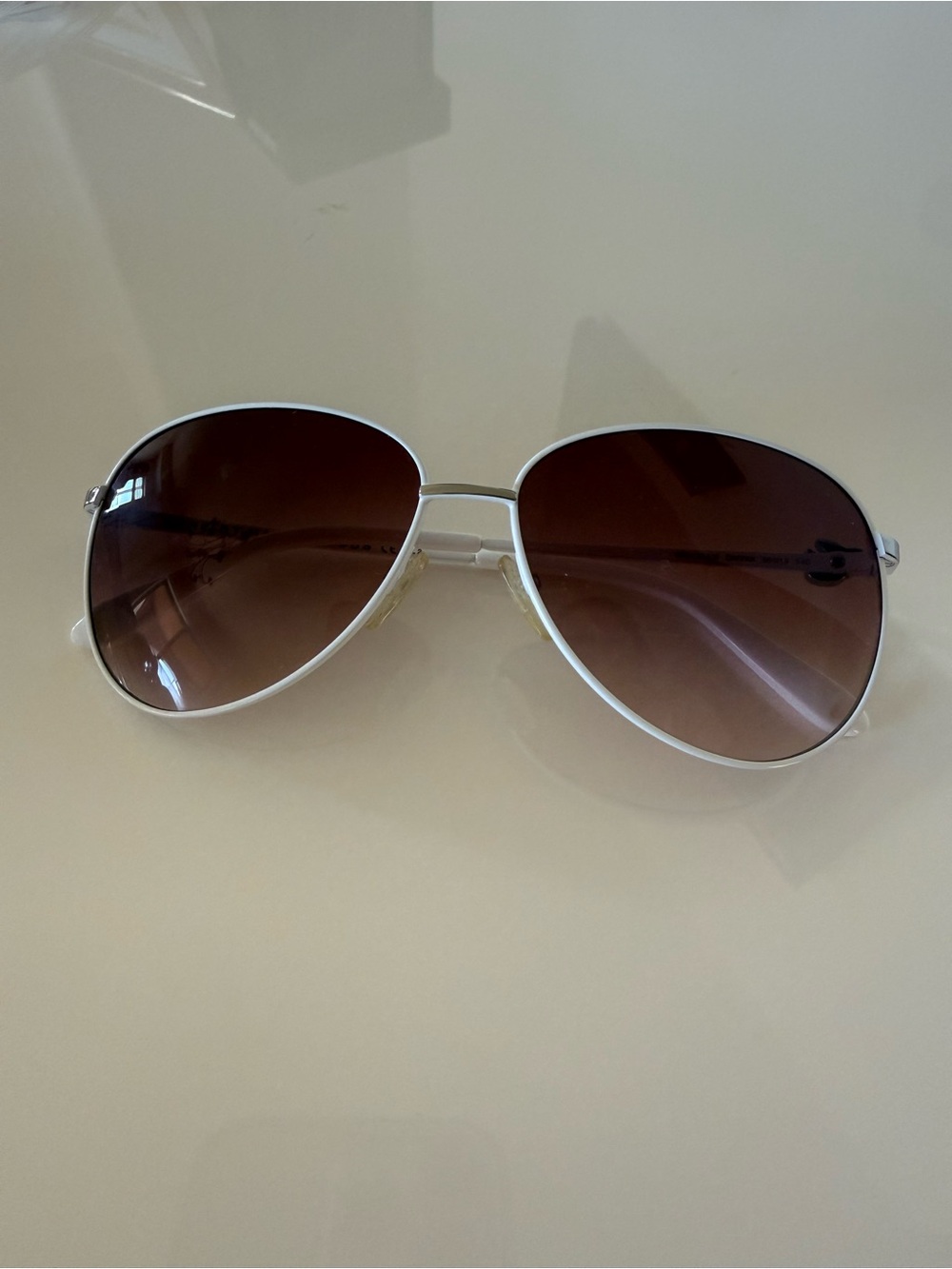 Marc by Marc Jacobs Sunglasses in White Frame with Brown Gradient Lenses